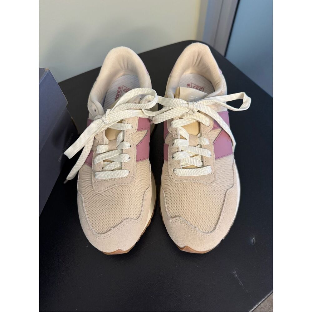 New Balance NIB 237 Sneakers in Beige/Pink Size 7.5 B - Picture 3 of 10